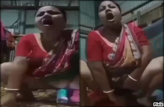 Unsatisfied Boudi Masturbating And Riding On Bottle With Moaning Must Watch